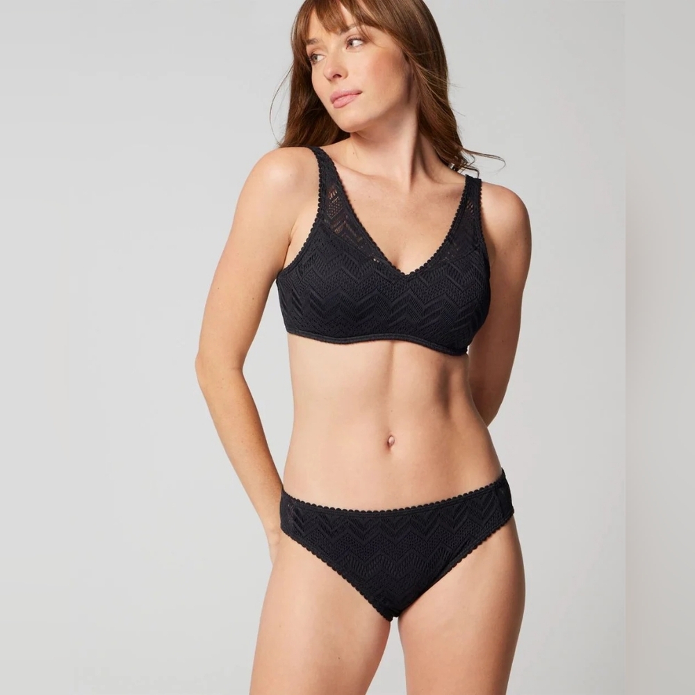 Soma Swim Crochet Bikini Top & Crochet Hipster Black